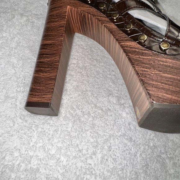 JLO by Jennifer Lopez Brown Gandet Platform Sandal - Picture 5 of 8